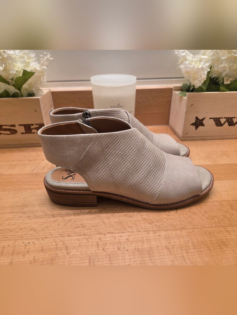 Söfft Natalia Sandals Taupe Leather Peep Toe  Women's Size 7.5